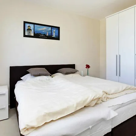 Two-bedroom In 14 Appartement *